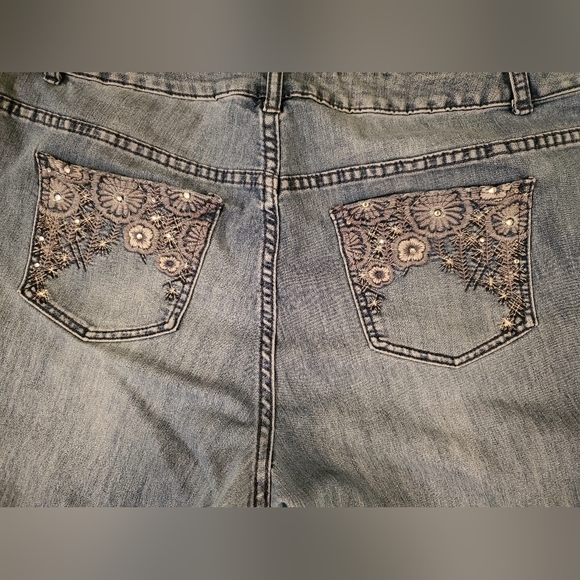 CJ Banks Jeans Women's Size 18W Blue Boot Cut - Picture 2 of 6